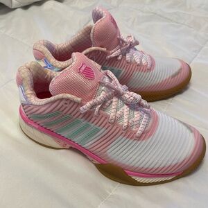 KSWISS X Lucky in Love Tennis Court Shoes